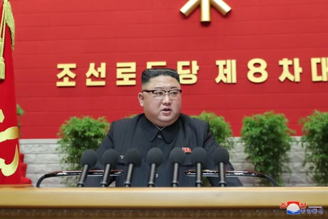 nhà lãnh đạo Kim Jong-un đọc báo cáo khai mạc Đại hội đại biểu toàn quốc Đảng Lao động Triều Tiên khóa VIII, tại Bình Nhưỡng ngày 5/1/2021. (Ảnh: KCNA/TTXVN)