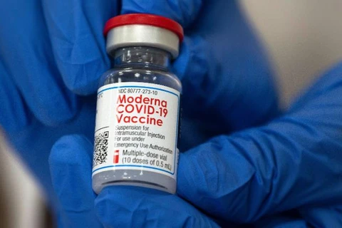 Dịch COVID-19: Pháp tiếp nhận những liều vắcxin Moderna đầu tiên