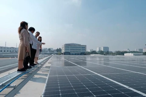 Đưa vào khai thác công trình điện Mặt Trời mái nhà tại Tân Sơn Nhất