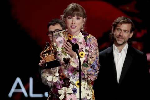 Taylor Swift thắng giải 'Album của năm,' Beyonce ghi dấu mốc lịch sử