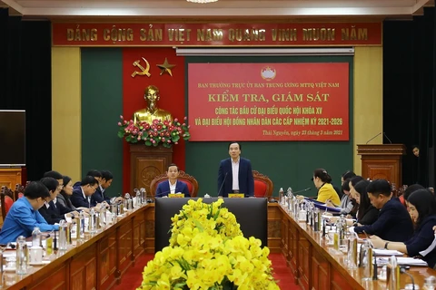 Đoàn giám sát của Ủy ban Trung ương MTTQ Việt Nam làm việc tại tỉnh Thái Nguyên. (Ảnh: Thu Hằng/TTXVN)