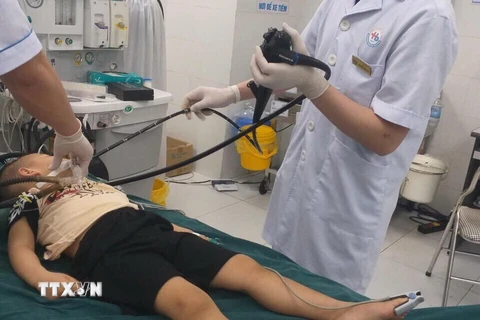 Thái Bình: Phẫu thuật kịp thời gắp dị vật trong ruột bệnh nhi 3 tuổi