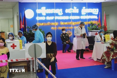 BV Chợ Rẫy Phnom Penh chung tay cùng Campuchia chống COVID-19