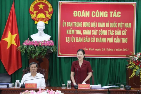 Bà Trương Thị Ngọc Ánh, Phó Chủ tịch Ủy ban Trung ương Mặt trận Tổ quốc Việt Nam, Trưởng đoàn công tác phát biểu tại buổi làm việc. (Ảnh: Ngọc Thiện/TTXVN)