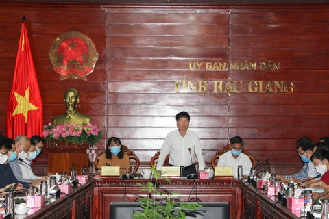 Ông Trương Quốc Cường, Thứ trưởng Bộ Y tế phát biểu tại buổi làm việc. (Ảnh: Hồng Thái/TTXVN)