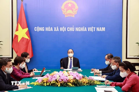 Chủ tịch nước Nguyễn Xuân Phúc điện đàm với Tổng thống Cộng hòa Pháp