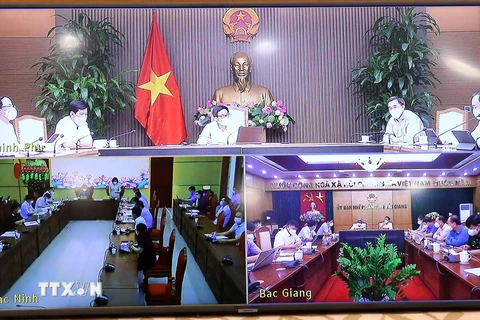 Thường trực BCĐ phòng, chống dịch họp với tỉnh Bắc Giang và Bắc Ninh