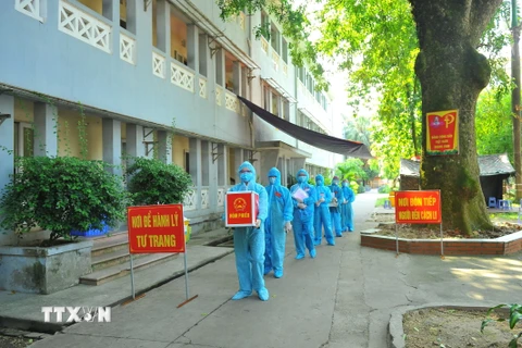 [Photo] Bắc Ninh tổ chức bầu cử sớm tại các khu cách ly tập trung