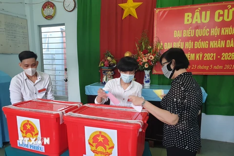 Cử tri Bình Dương, Bình Phước đi bầu cử trong tình hình dịch kiểm soát