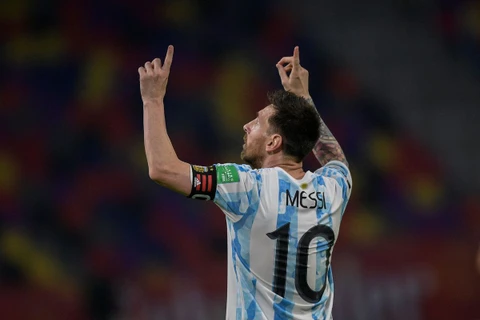 Lionel Messi ghi bàn, Argentina vẫn phải chia điểm trên sân nhà