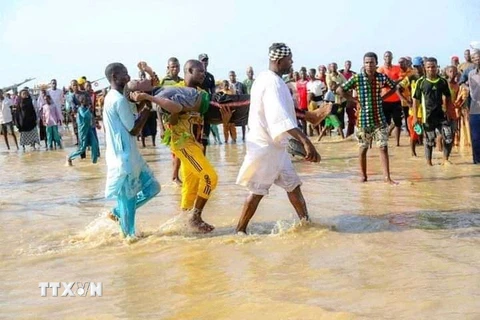 13 người trong một gia đình thiệt mạng do lật thuyền ở Nigeria