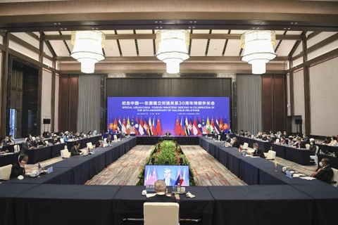 Toàn cảnh Hội nghị đặc biệt Bộ trưởng Ngoại giao ASEAN-Trung Quốc nhân kỷ niệm 30 năm quan hệ đối tác tại Trùng Khánh, Trung Quốc ngày 7/6/2021. (Ảnh: THX/TTXVN)