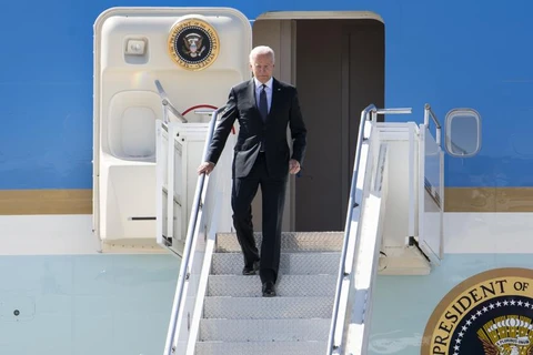 Tổng thống Mỹ tới Geneva trước cuộc gặp thượng đỉnh với ông Putin