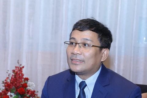 Thứ trưởng Bộ Ngoại giao Nguyễn Minh Vũ trả lời phỏng vấn các cơ quan thông tấn, báo chí. (Ảnh: Nguyễn Điệp/TTXVN)