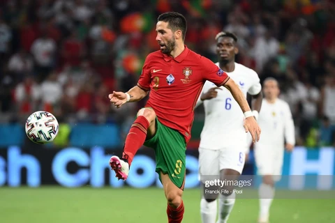 Joao Moutinho tuyên bố Bồ Đào Nha chơi sòng phẳng trước Bỉ