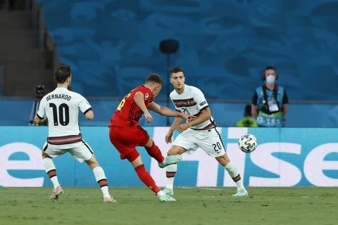 [Video] Siêu phẩm của Thorgan giúp Bỉ lật đổ Bồ Đào Nha ở EURO 2020