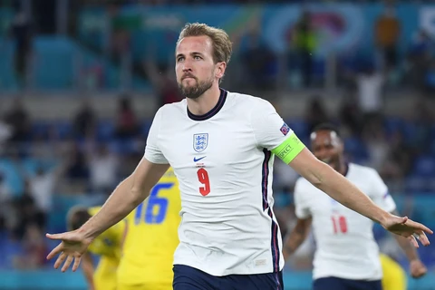 Kane tỏa sáng với cú đúp, đưa tuyển Anh vào bán kết EURO 2020. (Ảnh: AFP/TTXVN)