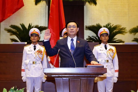 Chủ tịch Quốc hội Vương Đình Huệ tuyên thệ nhậm chức. (Ảnh: Doãn Tấn/TTXVN)