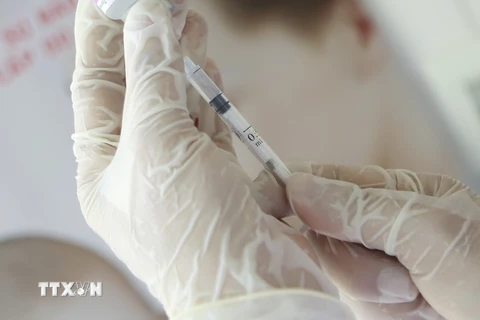 Nga sẵn sàng cung cấp, chuyển giao công nghệ sản xuất vaccine cho Việt