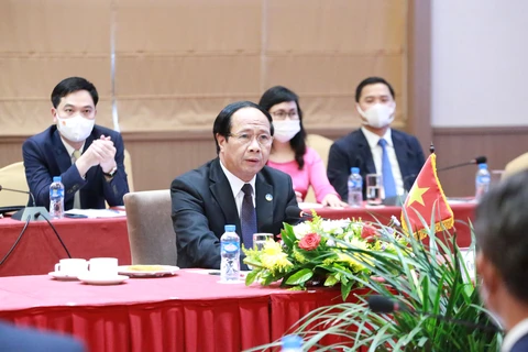 Phó Thủ tướng Lê Văn Thành hội đàm với Phó Thủ tướng Chính phủ Lào