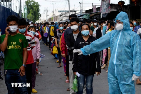 Campuchia lo số ca mắc mới tăng khi người lao động trở về từ Thái Lan
