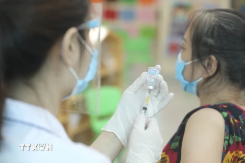 Hà Nội đảm bảo an toàn tiêm vaccine cho nhóm đối tượng cẩn trọng