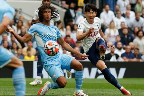 Son Heung-min (áo trắng) mang chiến thắng về cho Tottenham. (Nguồn: Getty Images)