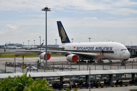 Dịch COVID-19: Singapore đón chuyến bay đầu tiên không cách ly