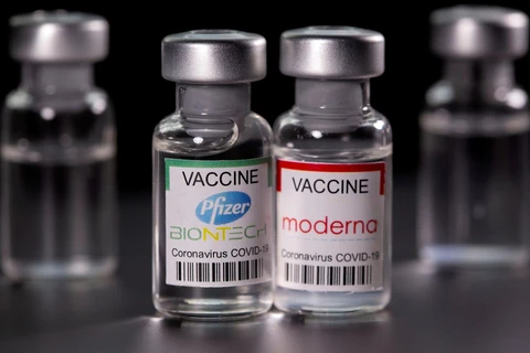 Các nhà máy vaccine hoạt động hết công suất đón nhu cầu tiêm nhắc lại
