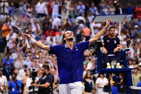 Cận cảnh Medvedev đánh bại Djokovic để lên ngôi tại US Open 2021