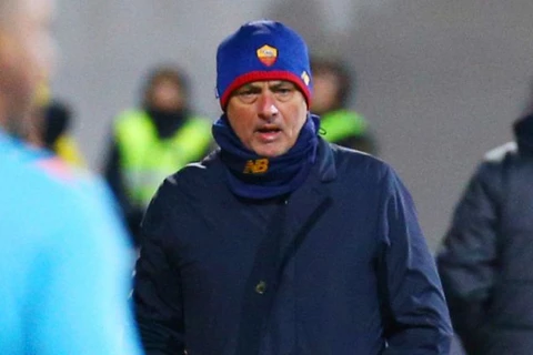 HLV Mourinho nhận trách nhiệm sau thảm bại 1-6 của AS Roma