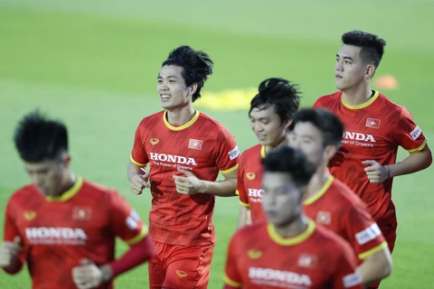 Tuyển Việt Nam tập buổi đầu tiên chuẩn bị cho AFF Suzuki Cup 2020
