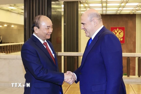 Chủ tịch nước Nguyễn Xuân Phúc hội kiến Thủ tướng Nga Mishustin