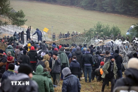 EU đề xuất biện pháp giải quyết vấn đề người di cư ở biên giới Belarus