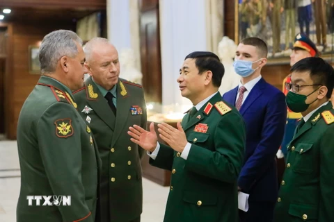 Bộ trưởng Phan Văn Giang hội đàm với Bộ trưởng Quốc phòng Nga