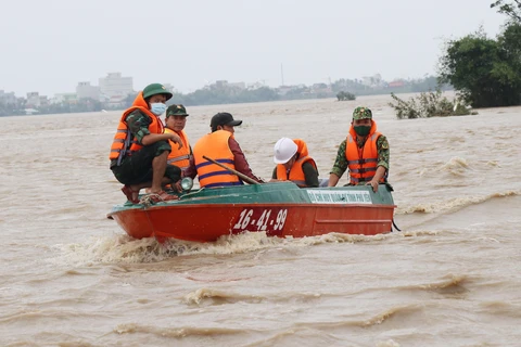 Hỗ trợ người dân bị ảnh hưởng do mưa, lũ tại tỉnh Phú Yên