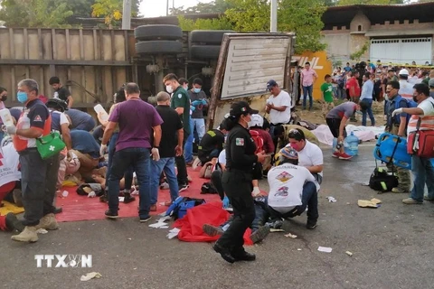 Mexico: Thêm nhiều nạn nhân tử vong trong vụ lật xe chở người di cư