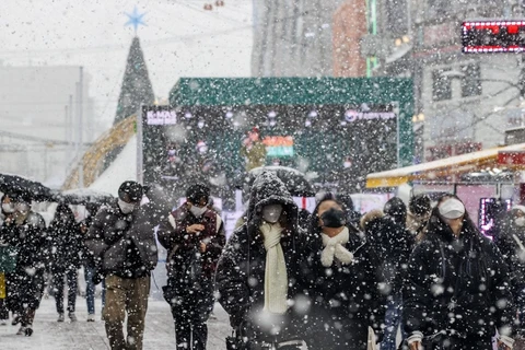 Hình ảnh người dân Hàn Quốc trải qua những ngày lạnh nhất năm