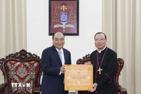 Chủ tịch nước chúc mừng Giáng sinh 2021 Tòa Tổng Giám mục Hà Nội 