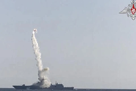 Nga phóng thử 10 tên lửa hành trình siêu thanh Zircon từ tàu khu trục
