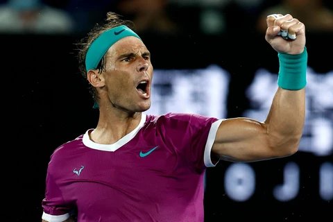 Cận cảnh Nadal ngược dòng kịch tính, lên ngôi Australian Open