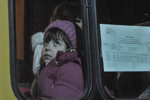 Dòng người tị nạn từ Donbass sang Nga tiếp tục gia tăng