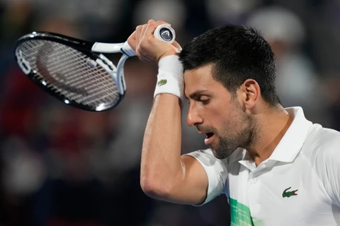 Novak Djokovic đánh mất ngôi vị số 1 thế giới vào tay Medvedev