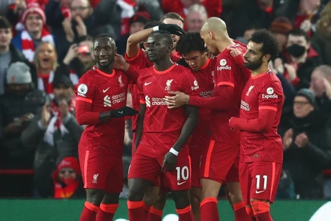 Liverpool chỉ còn kém Man City 3 điểm, Chelsea thắng 'hủy diệt'