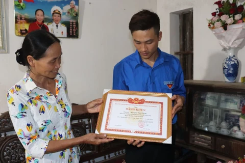 Nam Định khen thưởng cho thanh niên cứu người trên sông Ninh Cơ