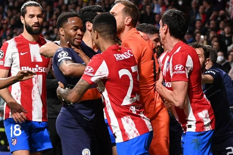 Cầu thủ Man City và Atletico cãi vã, suýt đánh nhau trong đường hầm