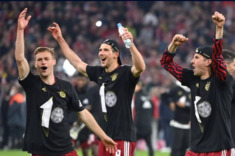 Cận cảnh Bayern Munich làm điều chưa từng có trong lịch sử