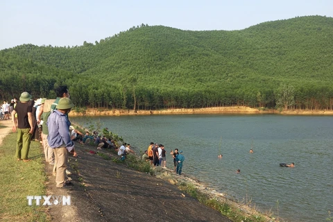 Nghệ An: Đã tìm thấy thi thể 4 nữ sinh tử vong do đuối nước khi tắm hồ