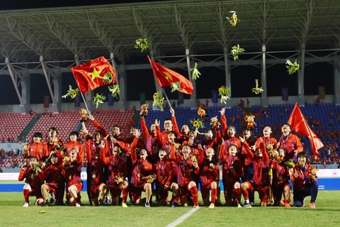 Việt Nam giành huy chương Vàng môn bóng đá nữ SEA Games 31. (Ảnh: Hoàng Linh/TTXVN)