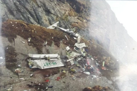 Nepal tìm thấy 14 thi thể hành khách của máy bay gặp nạn
